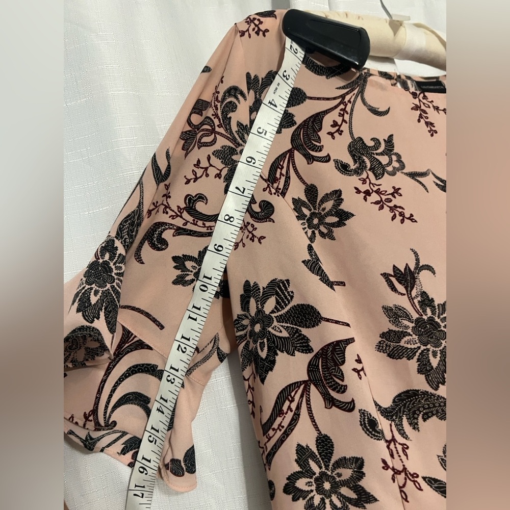 Liz Claiborne Pink Floral Short Ruffle Sleeve Blouse Women's Size Medium - Picture 8 of 13